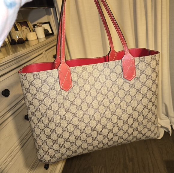 GUCCI GG Supreme Medium Reversible Tote - Picture 6 of 6
